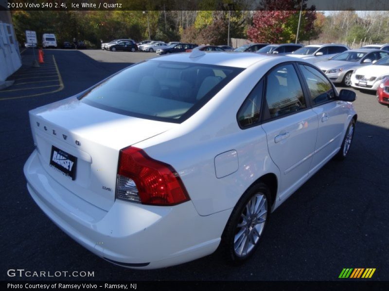 Ice White / Quartz 2010 Volvo S40 2.4i