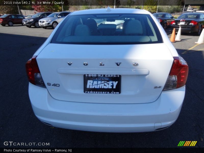 Ice White / Quartz 2010 Volvo S40 2.4i