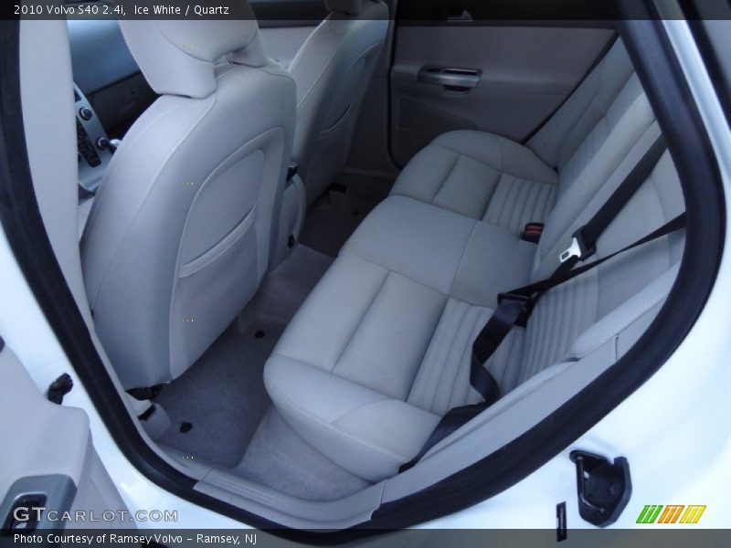Ice White / Quartz 2010 Volvo S40 2.4i