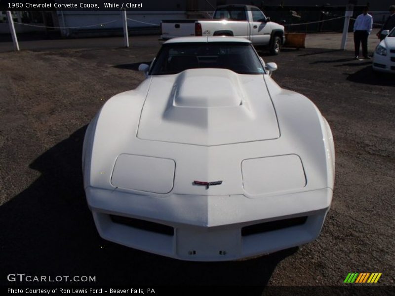 White / Claret 1980 Chevrolet Corvette Coupe