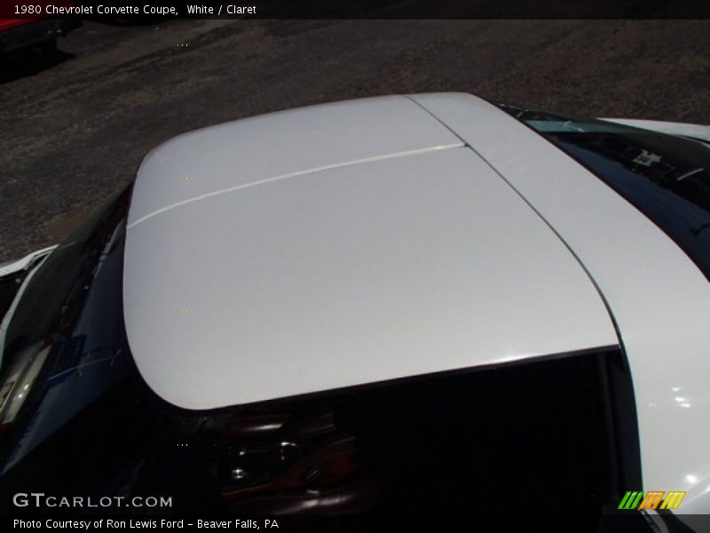 White / Claret 1980 Chevrolet Corvette Coupe