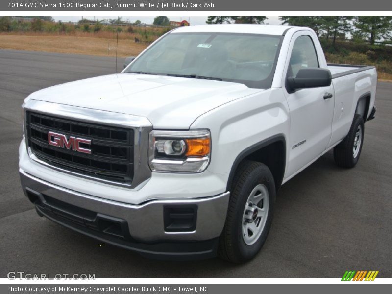 Front 3/4 View of 2014 Sierra 1500 Regular Cab