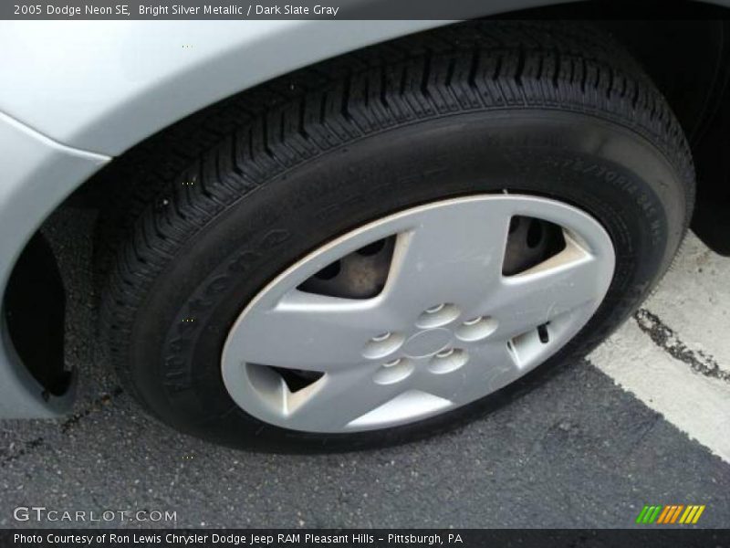 Bright Silver Metallic / Dark Slate Gray 2005 Dodge Neon SE