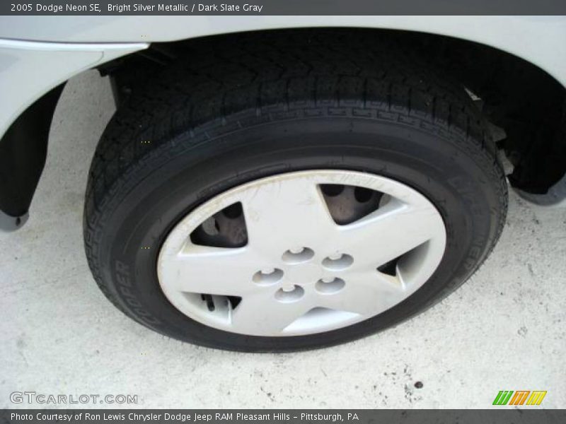Bright Silver Metallic / Dark Slate Gray 2005 Dodge Neon SE