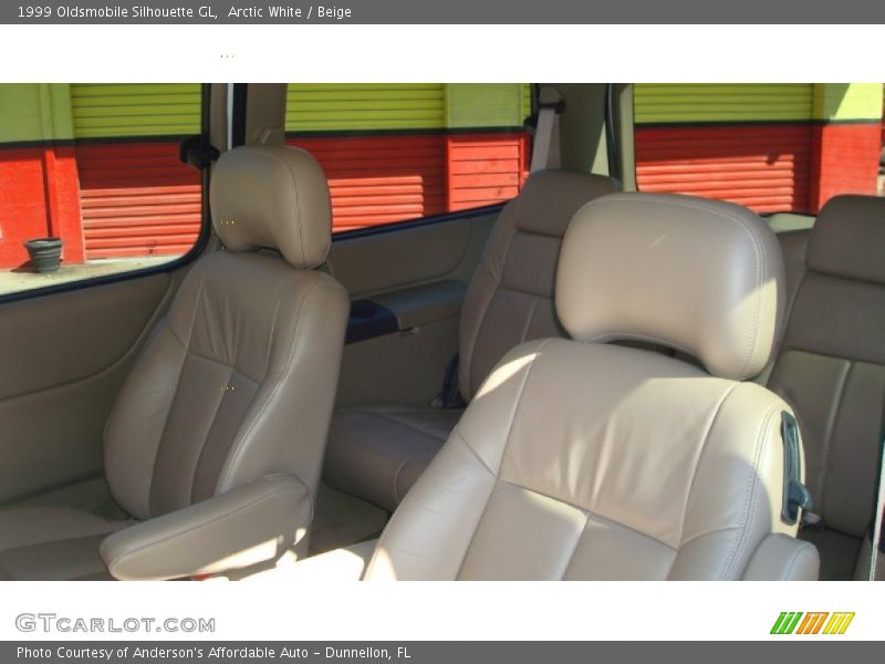 Arctic White / Beige 1999 Oldsmobile Silhouette GL