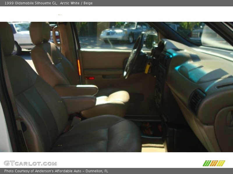 Arctic White / Beige 1999 Oldsmobile Silhouette GL