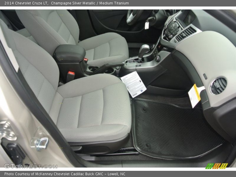 Champagne Silver Metallic / Medium Titanium 2014 Chevrolet Cruze LT