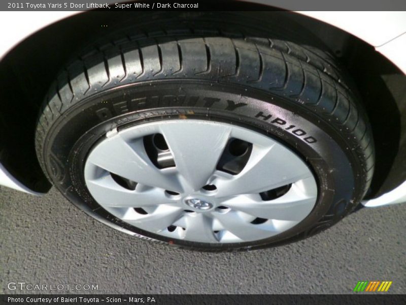 Super White / Dark Charcoal 2011 Toyota Yaris 5 Door Liftback