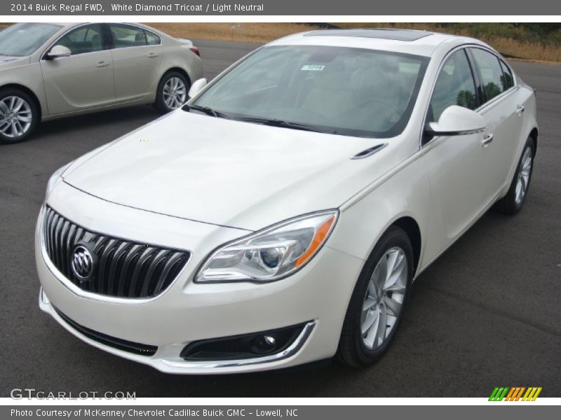 White Diamond Tricoat / Light Neutral 2014 Buick Regal FWD