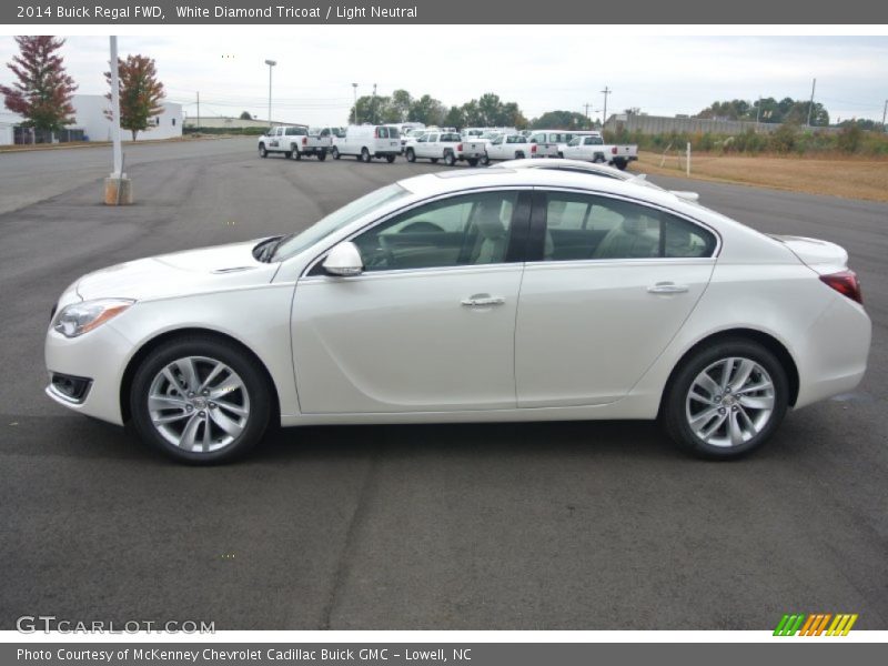 White Diamond Tricoat / Light Neutral 2014 Buick Regal FWD