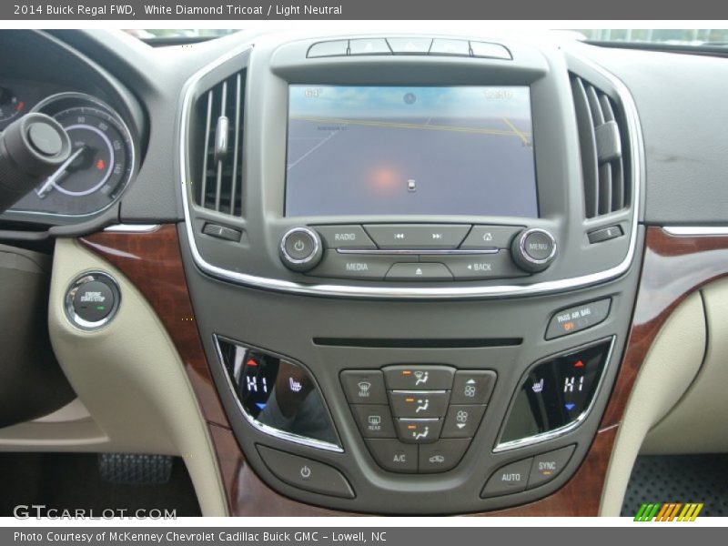 White Diamond Tricoat / Light Neutral 2014 Buick Regal FWD