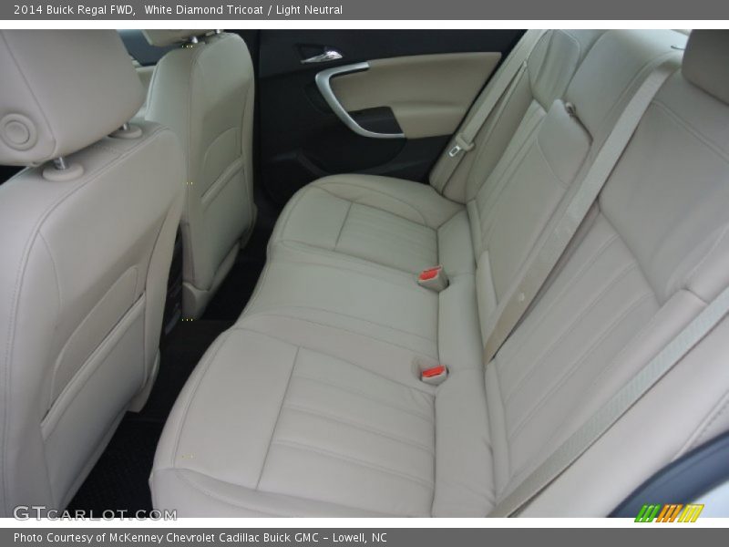 White Diamond Tricoat / Light Neutral 2014 Buick Regal FWD