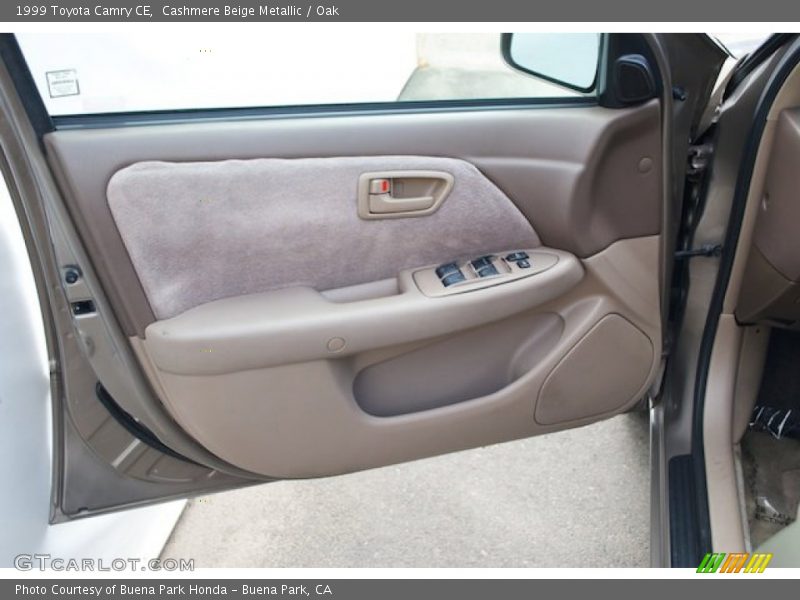 Cashmere Beige Metallic / Oak 1999 Toyota Camry CE