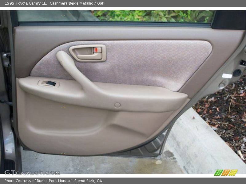 Cashmere Beige Metallic / Oak 1999 Toyota Camry CE