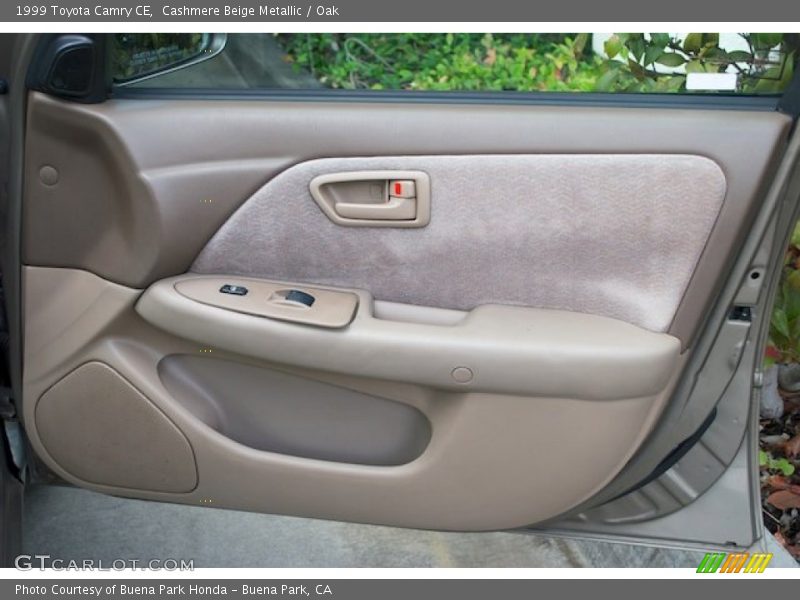 Cashmere Beige Metallic / Oak 1999 Toyota Camry CE