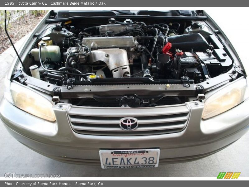 Cashmere Beige Metallic / Oak 1999 Toyota Camry CE