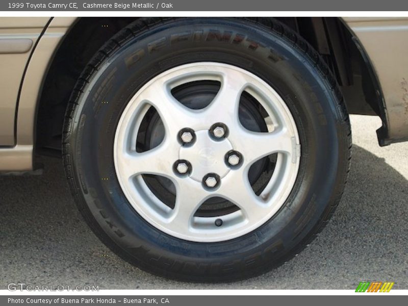 Cashmere Beige Metallic / Oak 1999 Toyota Camry CE