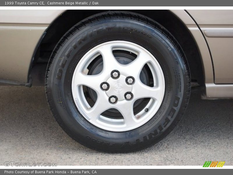Cashmere Beige Metallic / Oak 1999 Toyota Camry CE