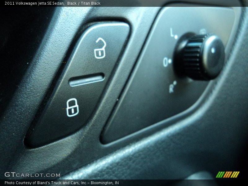 Black / Titan Black 2011 Volkswagen Jetta SE Sedan