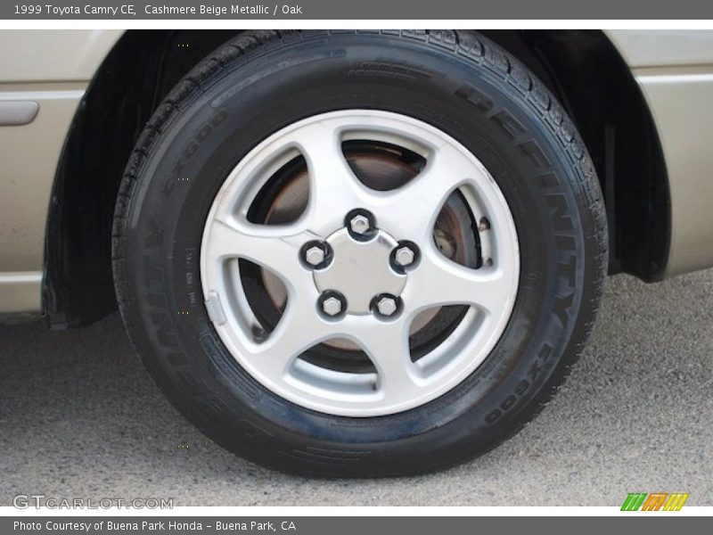 Cashmere Beige Metallic / Oak 1999 Toyota Camry CE