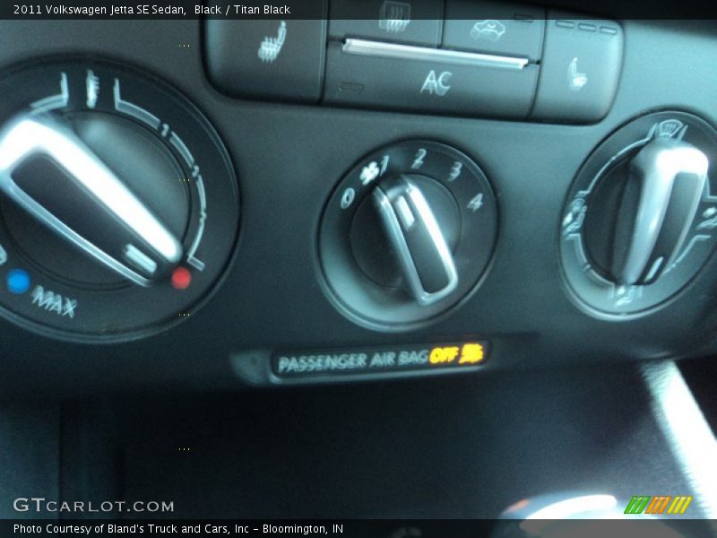 Black / Titan Black 2011 Volkswagen Jetta SE Sedan