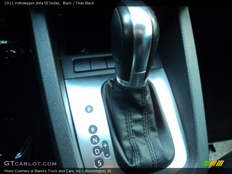 Black / Titan Black 2011 Volkswagen Jetta SE Sedan