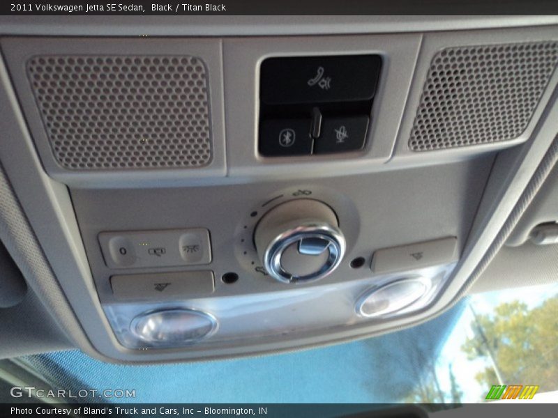 Black / Titan Black 2011 Volkswagen Jetta SE Sedan