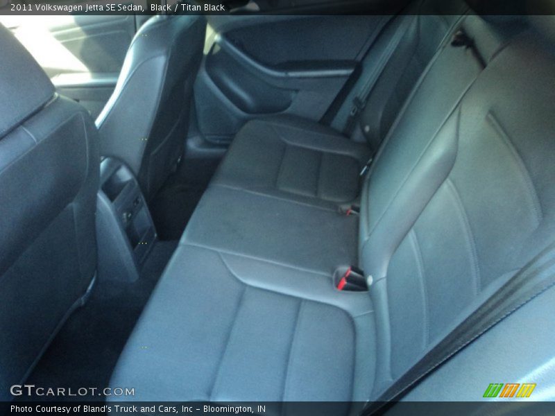 Black / Titan Black 2011 Volkswagen Jetta SE Sedan