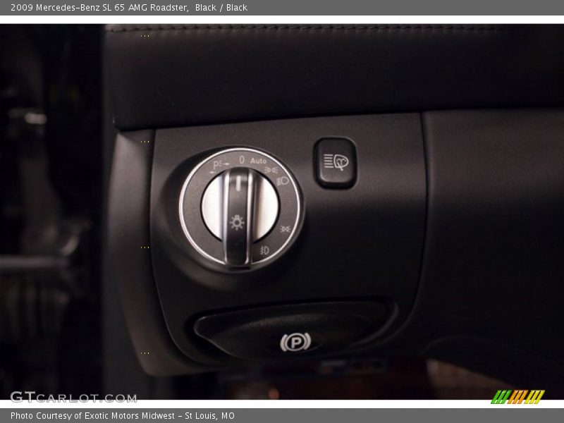 Controls of 2009 SL 65 AMG Roadster