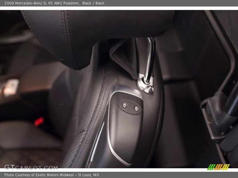 Controls of 2009 SL 65 AMG Roadster