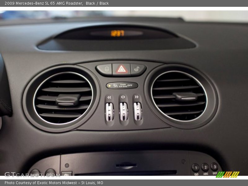 Controls of 2009 SL 65 AMG Roadster