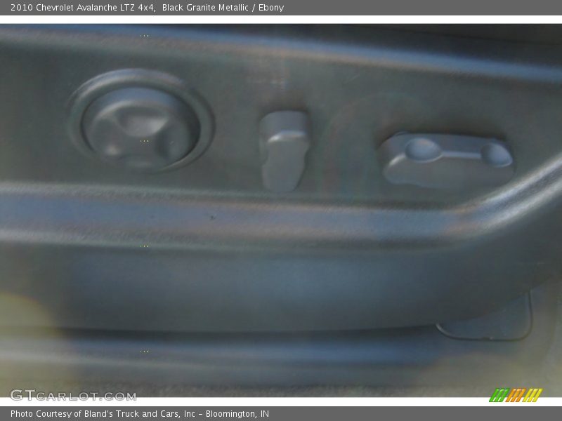 Black Granite Metallic / Ebony 2010 Chevrolet Avalanche LTZ 4x4