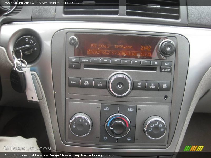 Silver Pearl Metallic / Gray 2007 Saturn Aura XE