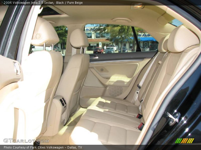 Black / Pure Beige 2006 Volkswagen Jetta 2.5 Sedan