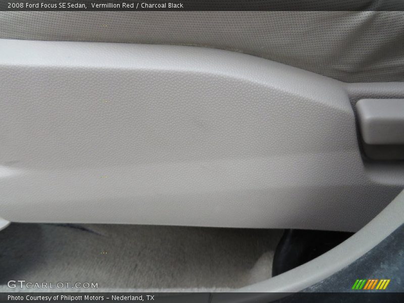 Vermillion Red / Charcoal Black 2008 Ford Focus SE Sedan