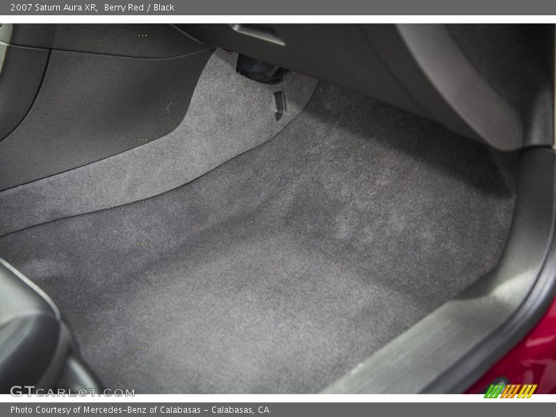 Berry Red / Black 2007 Saturn Aura XR