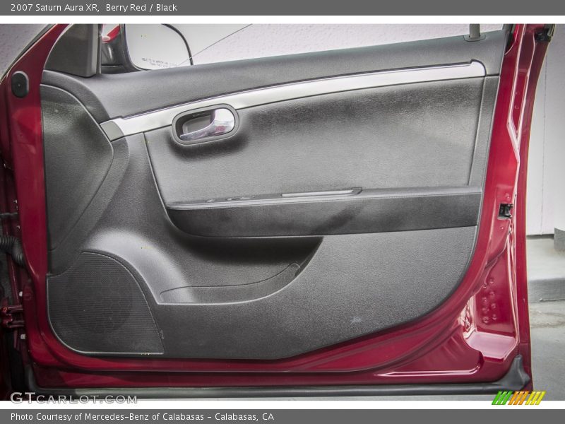 Berry Red / Black 2007 Saturn Aura XR
