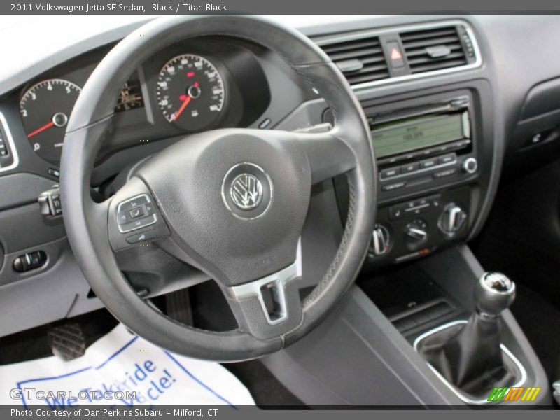 Black / Titan Black 2011 Volkswagen Jetta SE Sedan