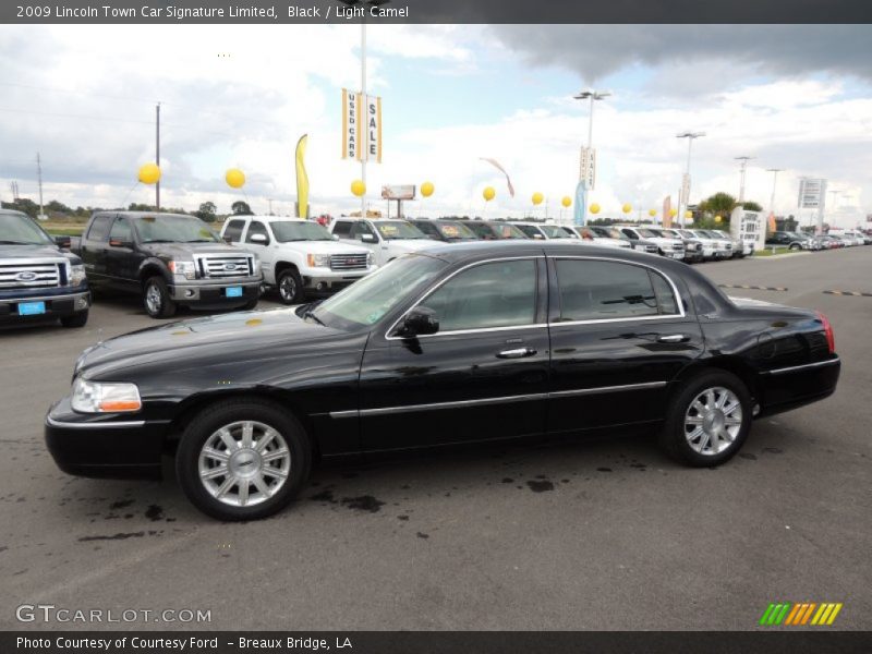 Black / Light Camel 2009 Lincoln Town Car Signature Limited