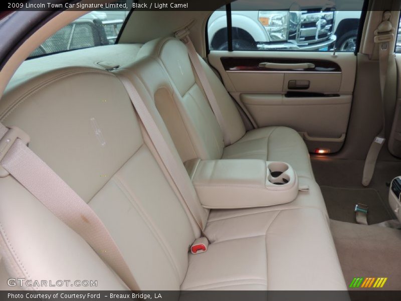 Black / Light Camel 2009 Lincoln Town Car Signature Limited
