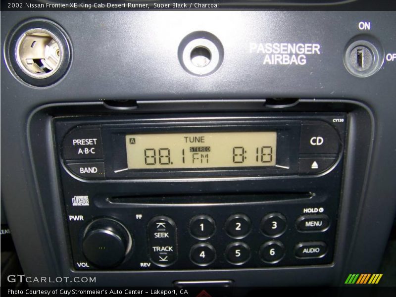 Super Black / Charcoal 2002 Nissan Frontier XE King Cab Desert Runner