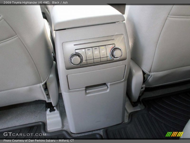 Black / Ash 2009 Toyota Highlander V6 4WD