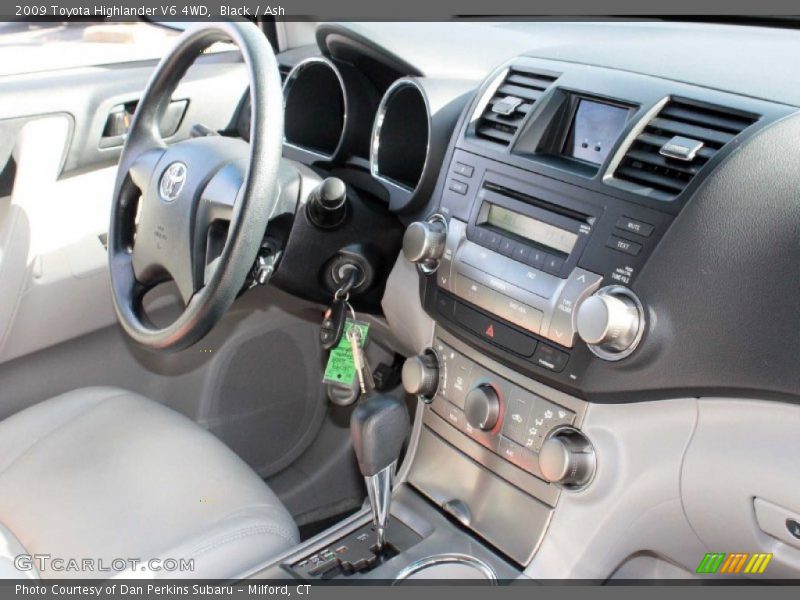 Black / Ash 2009 Toyota Highlander V6 4WD