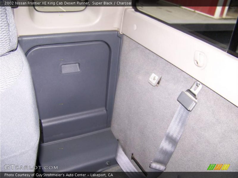 Super Black / Charcoal 2002 Nissan Frontier XE King Cab Desert Runner