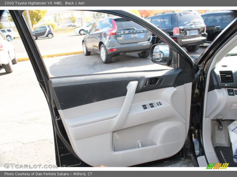 Black / Ash 2009 Toyota Highlander V6 4WD