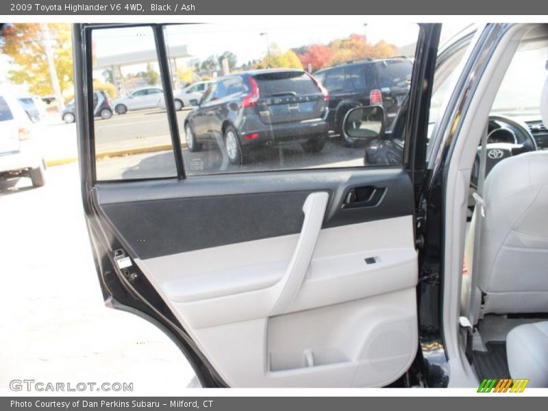 Black / Ash 2009 Toyota Highlander V6 4WD