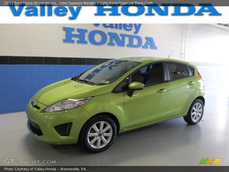 Lime Squeeze Metallic / Light Stone/Charcoal Black Cloth 2011 Ford Fiesta SE Hatchback