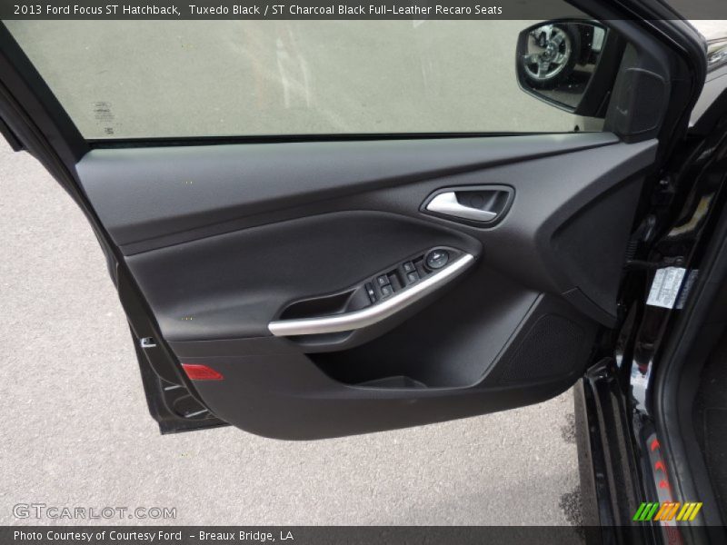 Tuxedo Black / ST Charcoal Black Full-Leather Recaro Seats 2013 Ford Focus ST Hatchback