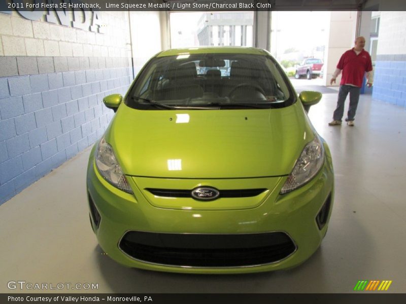 Lime Squeeze Metallic / Light Stone/Charcoal Black Cloth 2011 Ford Fiesta SE Hatchback