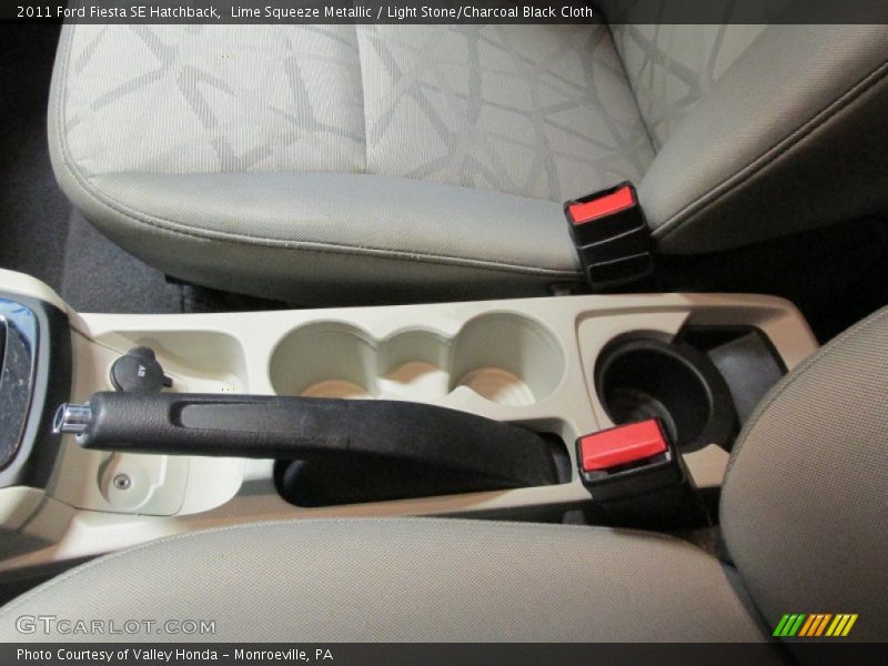 Lime Squeeze Metallic / Light Stone/Charcoal Black Cloth 2011 Ford Fiesta SE Hatchback